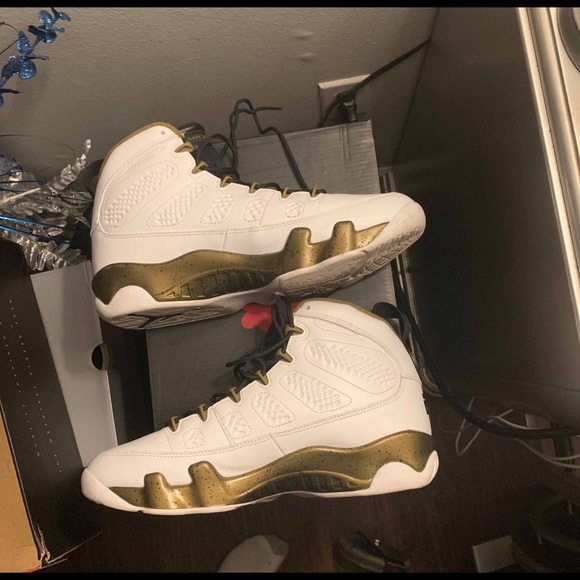 Shoes - Picture 1 of 5